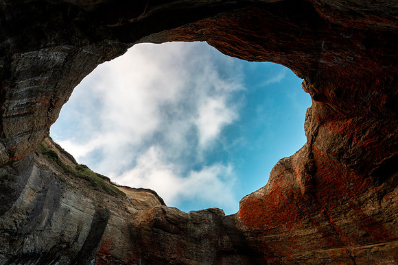 Devils Punchbowl, Oregon. Inside the bowl